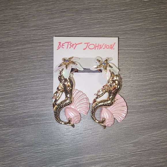 NEW Betsey Johnson Gold Tone Flower, Starfish, Mermaid & Seashell Drop Earrings - Picture 6 of 7